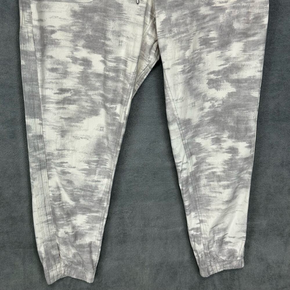 Athleta Pants Womens 12 Gray Camo Farallon Printed Jogger Sweatpants Comfort Gym - Picture 3 of 13